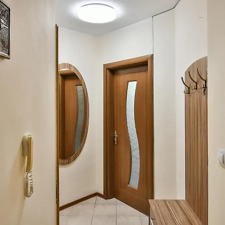 Apartment Super 2 Bedroom With Ac Warna